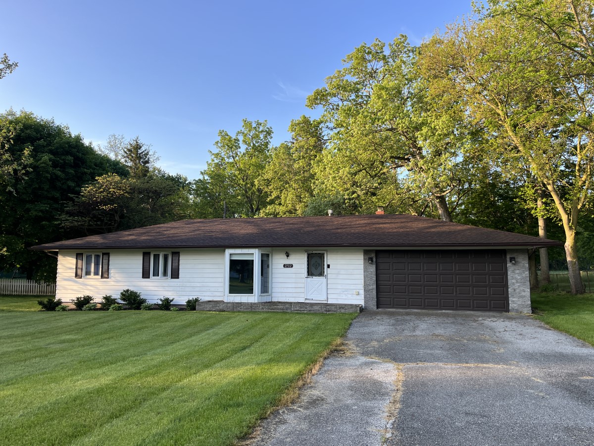 Property Listing: 1829 Manor Haus